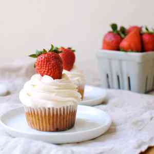 Strawberry-Cupcakes-Recipe-Square-1